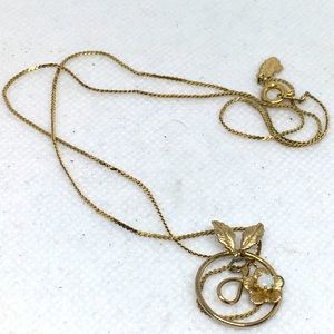 Giovanni Dainty Gold Necklace With Opal Floral Pendant